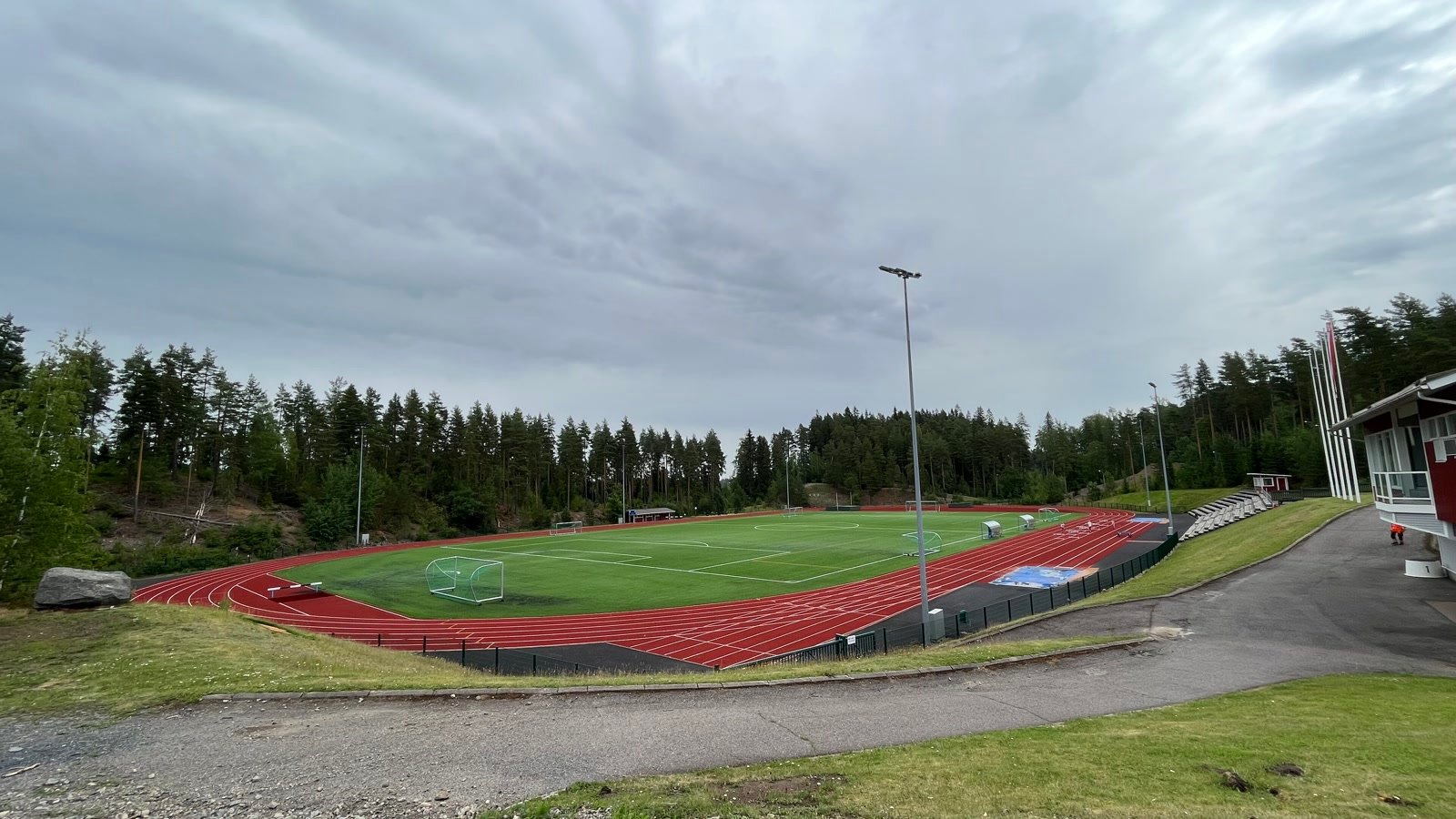 Yleisurheilukenttä ja juoksuradat Tammelan liikuntapuistossa